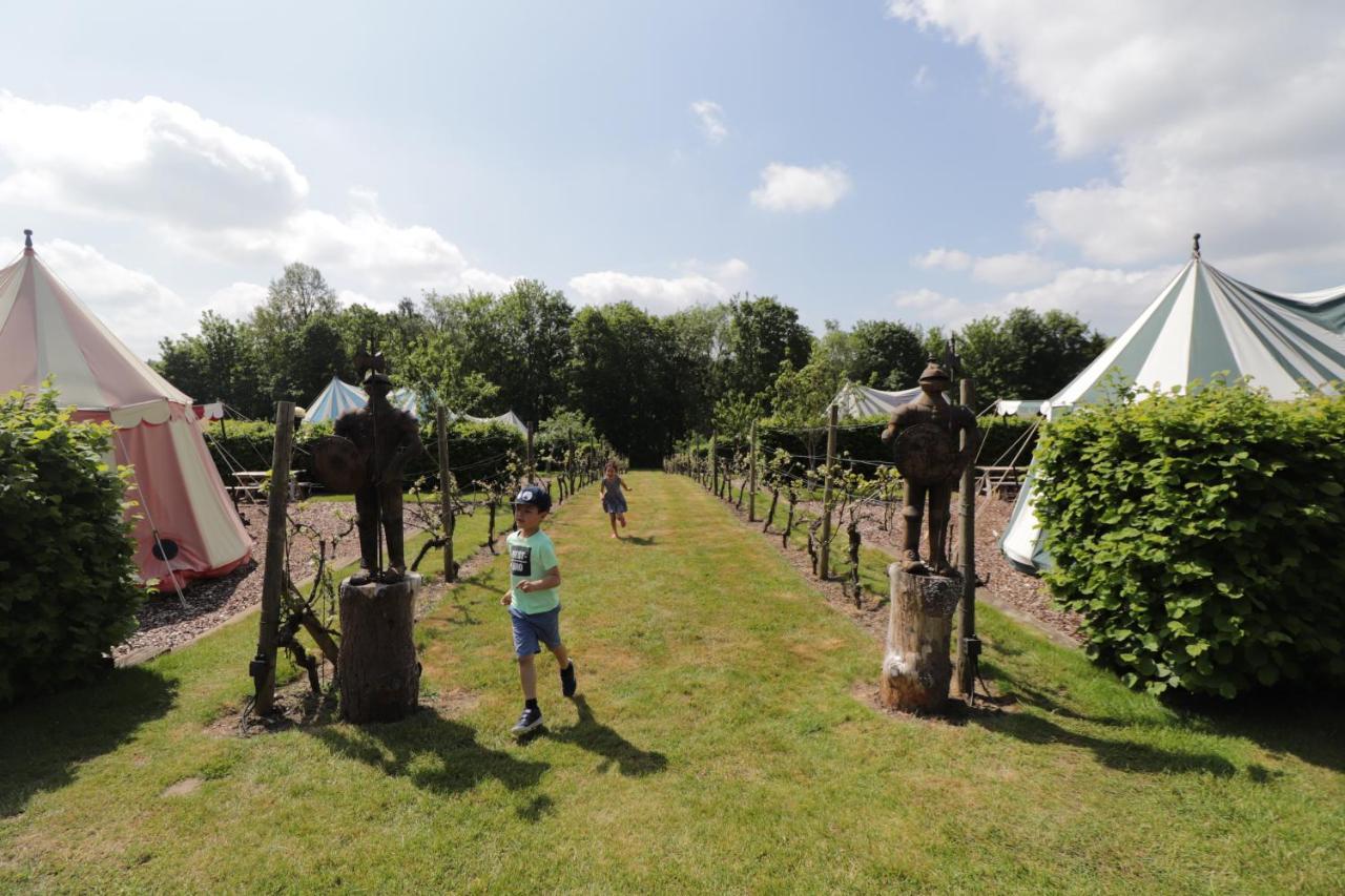 Leeds Castle Knights Glamping Hotel Exterior photo