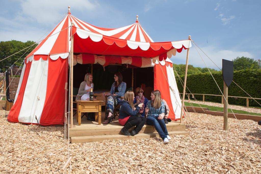 Leeds Castle Knights Glamping Hotel Exterior photo