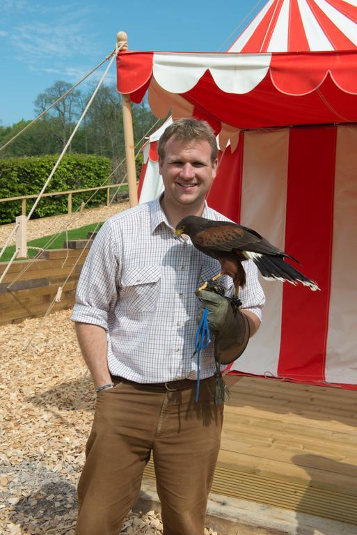 Leeds Castle Knights Glamping Hotel Exterior photo