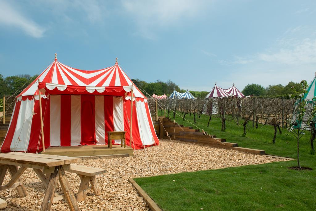 Leeds Castle Knights Glamping Hotel Exterior photo