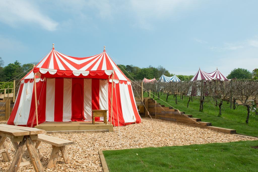 Leeds Castle Knights Glamping Hotel Room photo