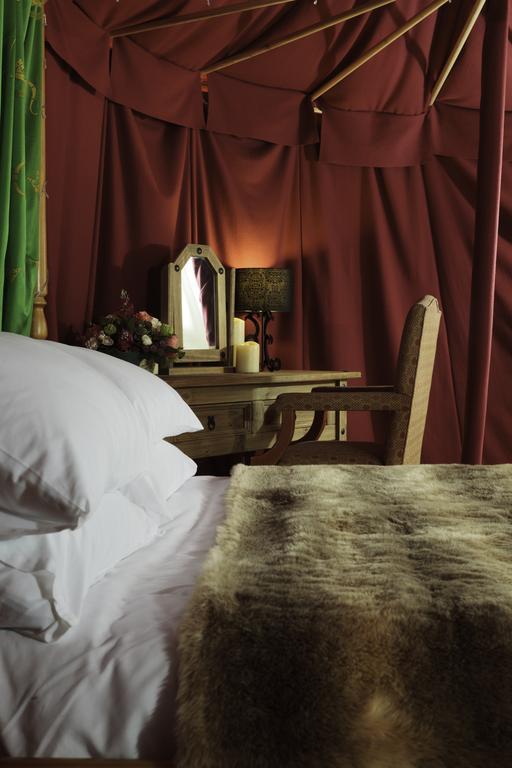 Leeds Castle Knights Glamping Hotel Room photo