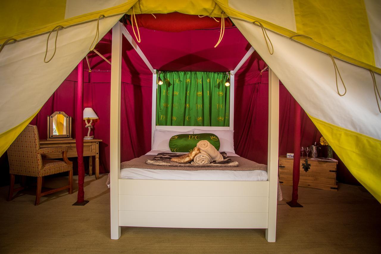 Leeds Castle Knights Glamping Hotel Exterior photo